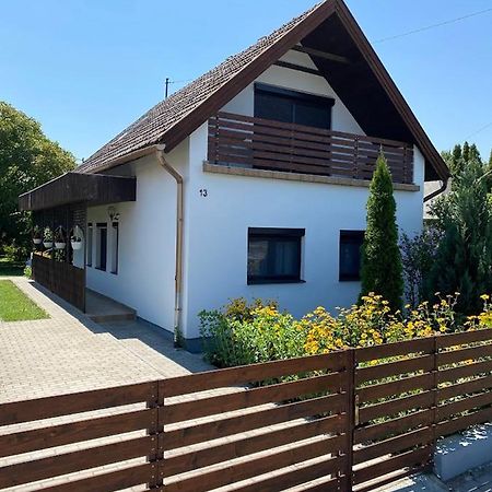 Marica Apartman Балатонфенивес Екстериор снимка